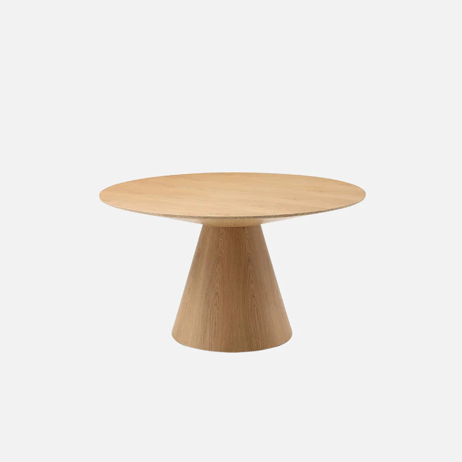 Balanced Round Oak Dining Table (Natural)