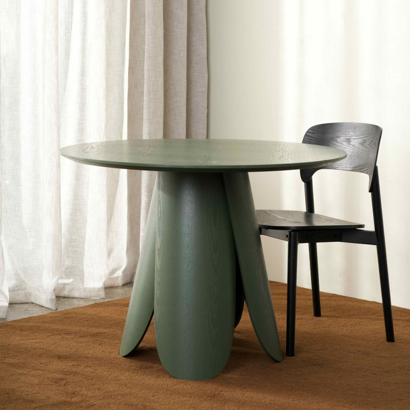 Petal Round Dining Table (Green)