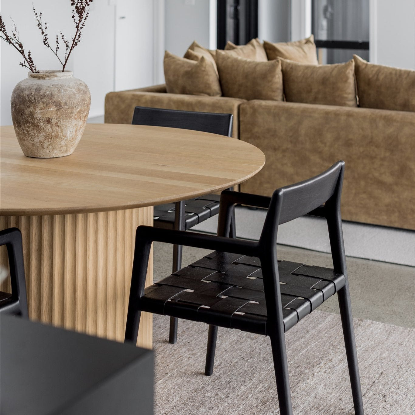 Serengeti Arm Chair (Black Leather, Black Teak Wood)