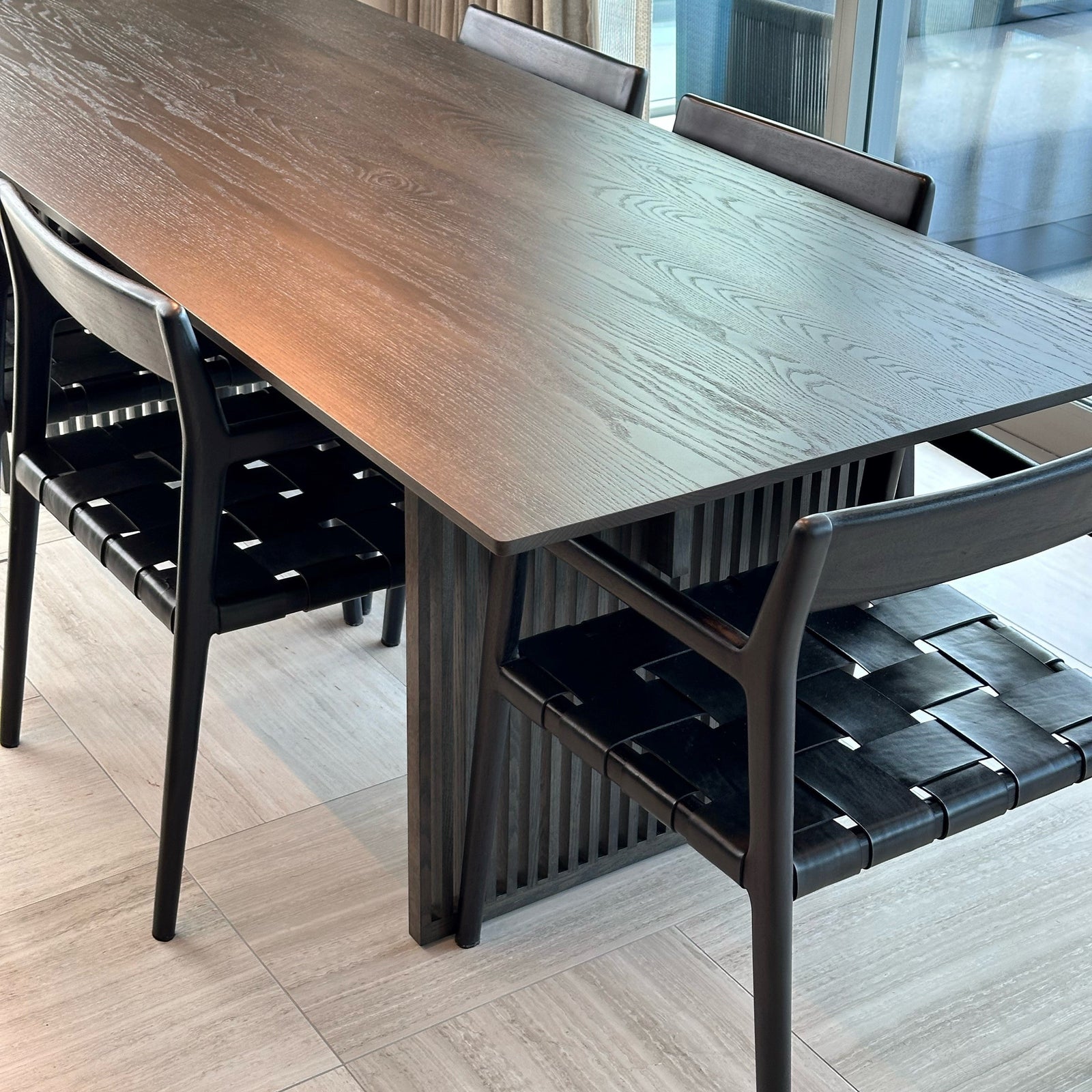 Serengeti Arm Chair (Black Leather, Black Teak Wood)